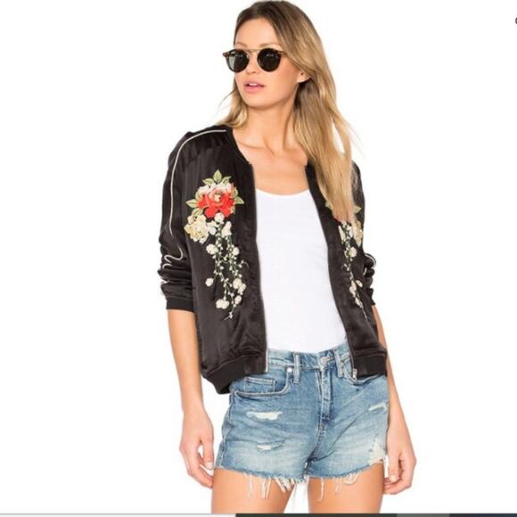 Blank NYC Wedge Shorts Distressed Denim Cutoff Shorts women’s Size 28 - Picture 3 of 11